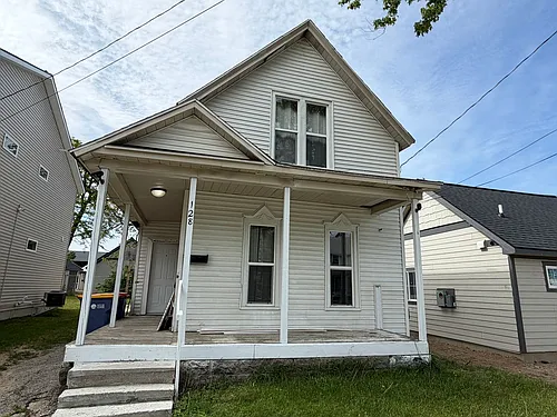128 Fair St SE Photo 1