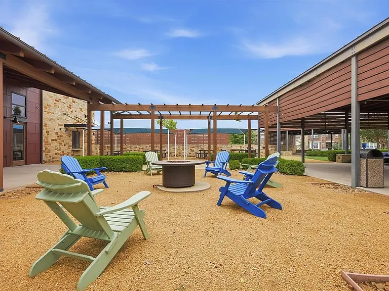 3916 Ford Dr — Photo 36