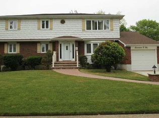 1705 Linden Pl, Merrick, NY 11566