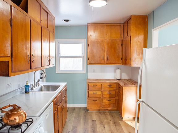 3rd image of 602 Orchard Ave