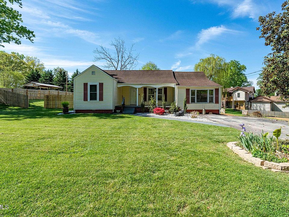 1st image of 163 Woodland Dr
