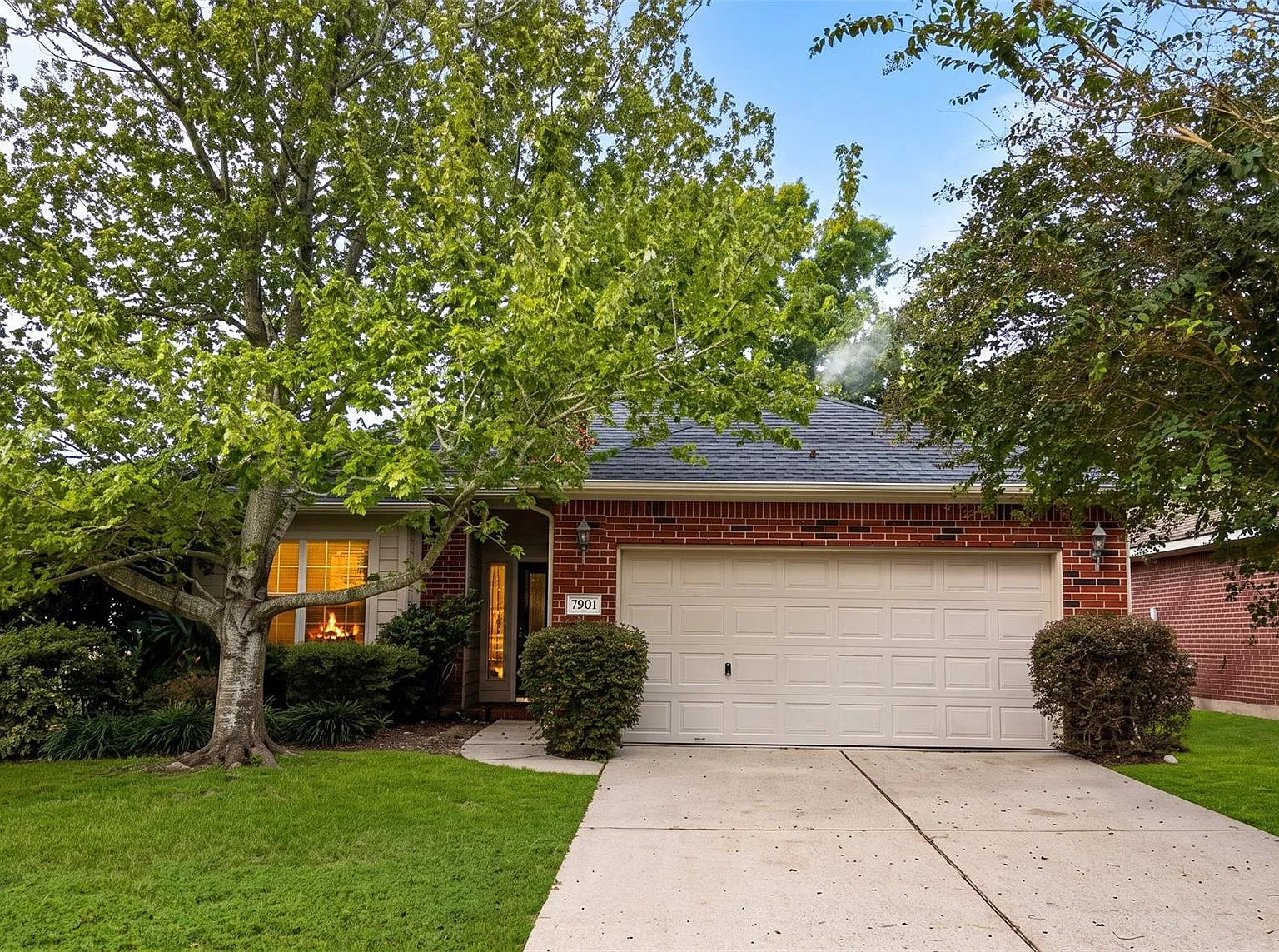 3 bed, 2.0 bath, 1312 sqft, $1,700 — Photo 2