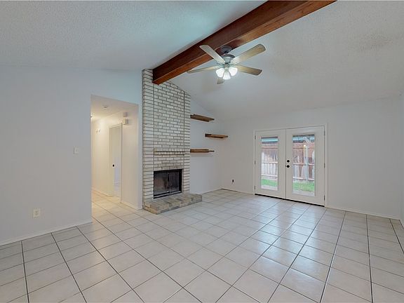 2nd image of 3112 Larkspur Cir