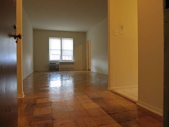 3rd image of 30 Ebbitts St APT 5U
