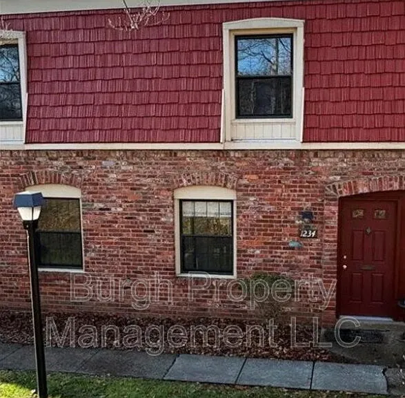 1234 Pennsbury Blvd — Photo 3