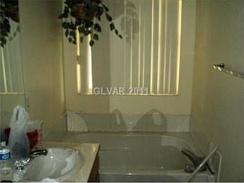 3rd image of 611 Sandana Cir