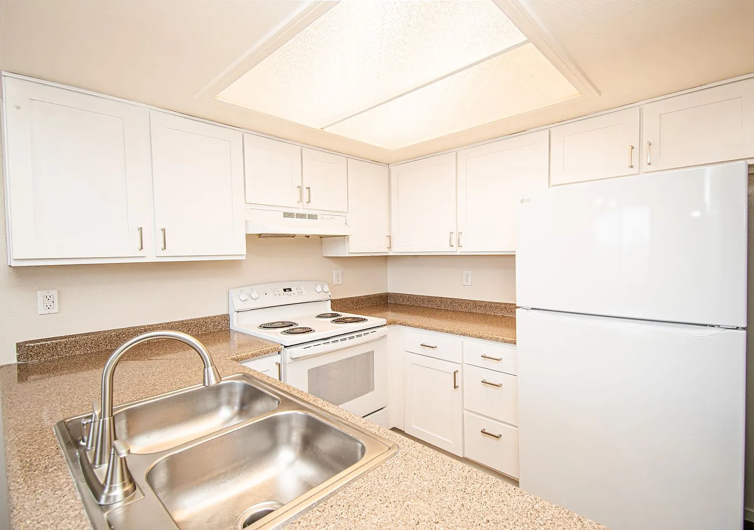 Georgia Avenue Apts — Photo 1