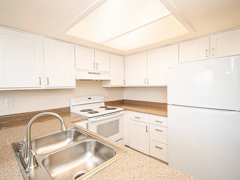 Georgia Avenue Apts — Photo 1