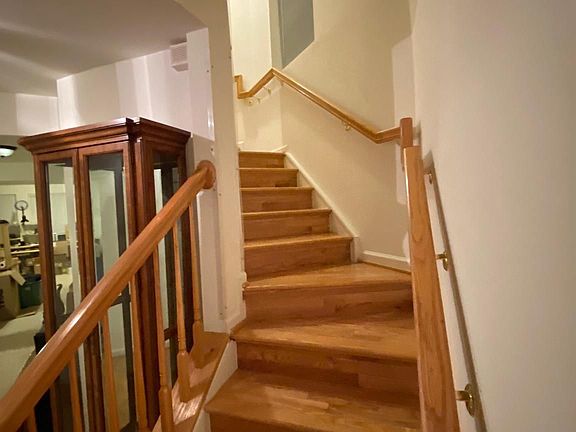 2nd image of 2560 Belcroft Pl