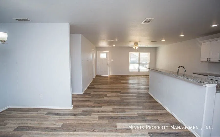 3 Bedroom/ 2 Bath For rent Lubbock | 8434 10th Pl. | Pet Friendly — Photo 2