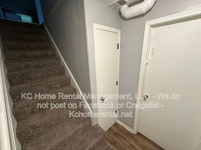 3028 N 71st St — Photo 25