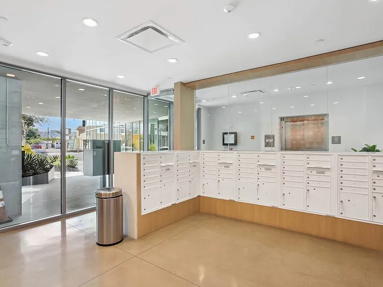 Zoe Lofts — Photo 15