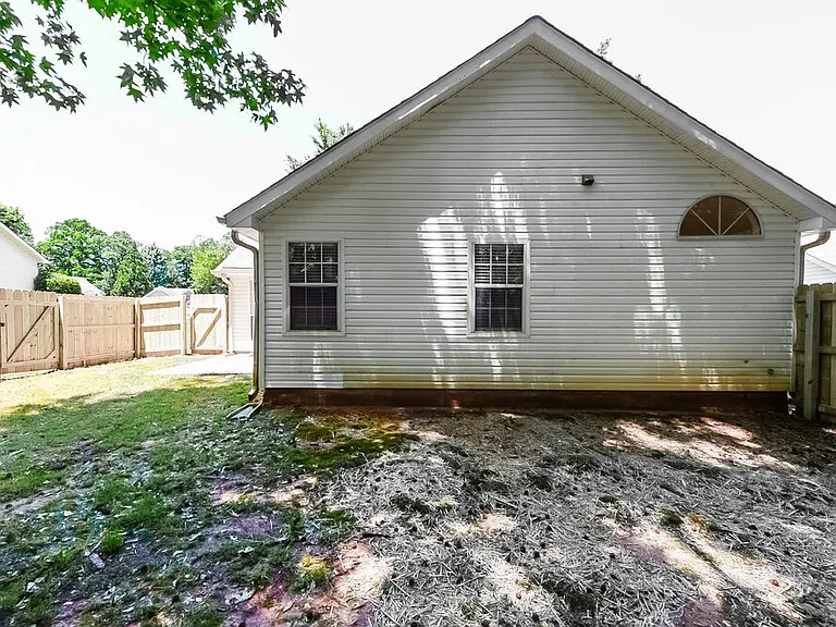 642 Beaver Run Trce — Photo 16
