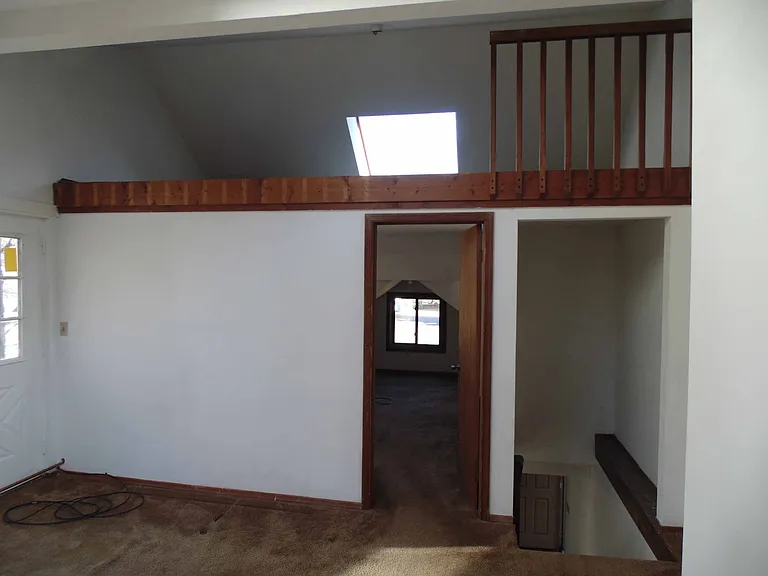 Stony Hollow Dr — Photo 8