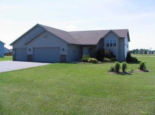 2077 Gary Lee Dr, Mosinee, WI 54455