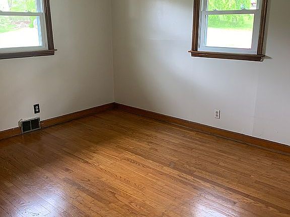 3rd image of 307 North Dr