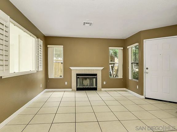 4th image of 3183 Glancy Dr