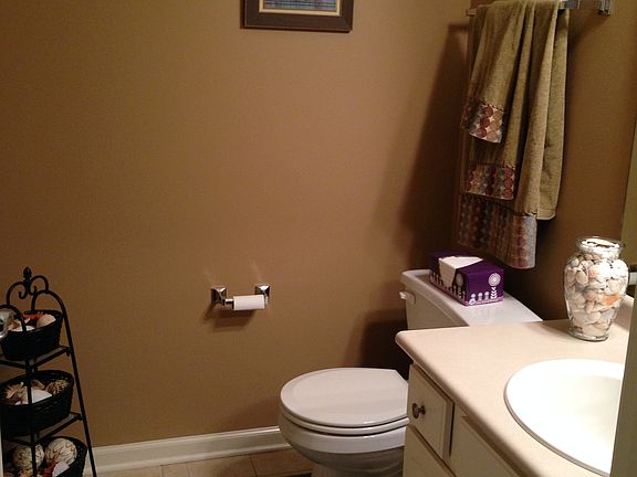 Downstairs 1/2 Bath
