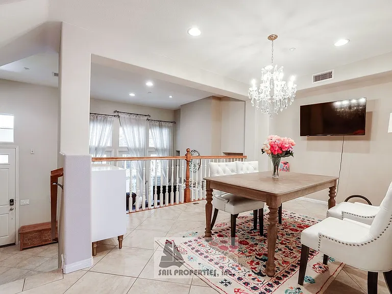 6251 Pacific Pointe Dr — Photo 4