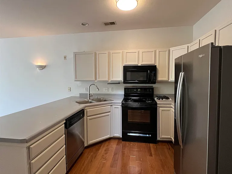 6649 Windsor Commons Ave — Photo 10