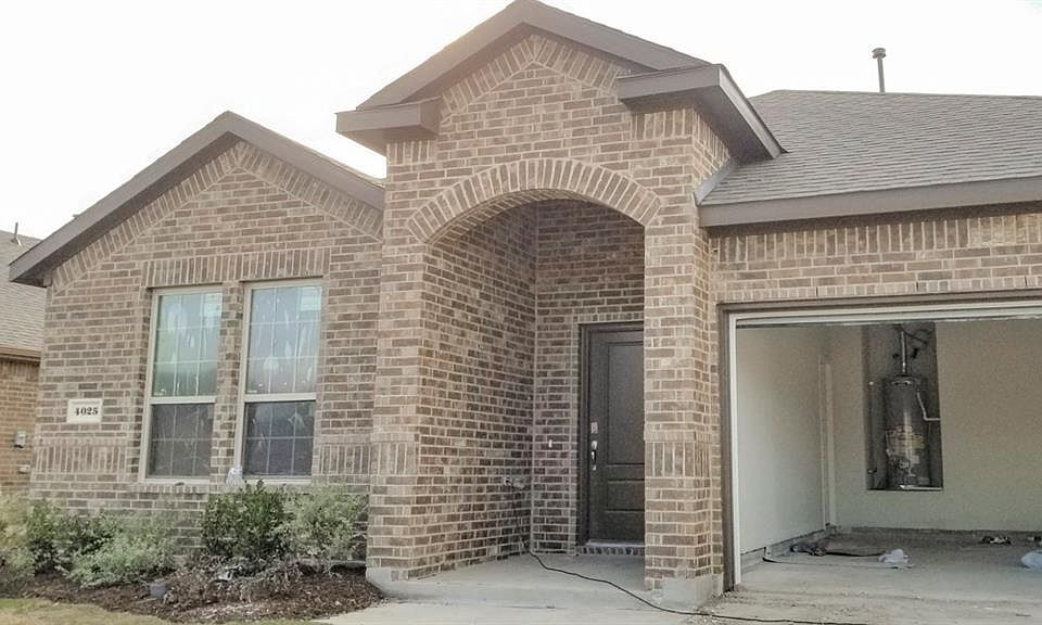 1st image of 4025 Spur Trail Dr