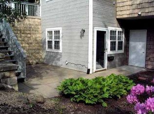 5004 N Oakridge Cir #201, Erie, PA 16509