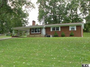 2113 Blue Ridge Cir, Lenoir, NC 28645