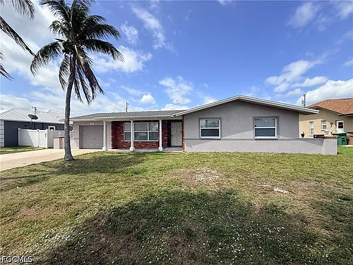 3814 SE 3rd Pl Photo 1