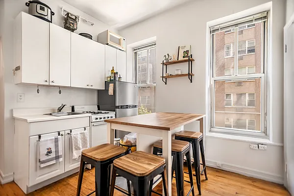 Rented by Compass | media 7