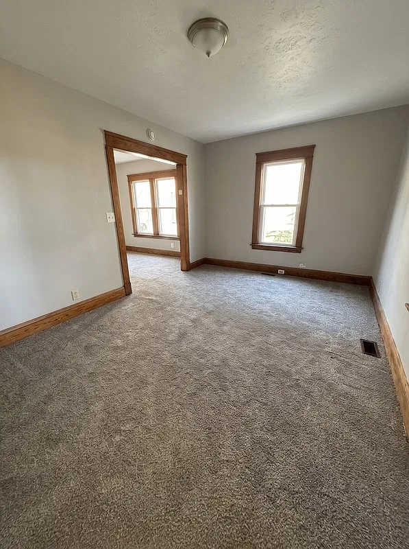 2 bed, 1.0 bath, 973 sqft, $1,050 — Photo 1