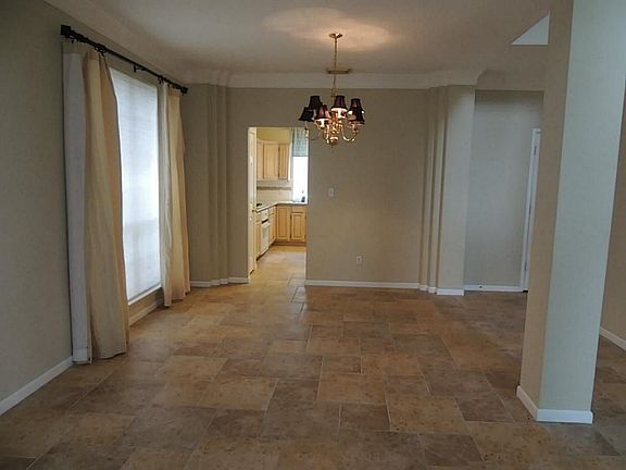 FORMAL DINING