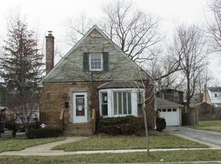 106 S Elmhurst Ave, Mount Prospect, IL 60056