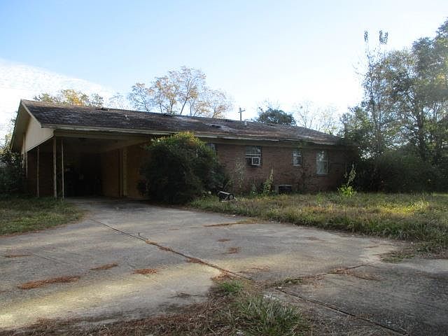 2nd image of 2241 Barwick Rd