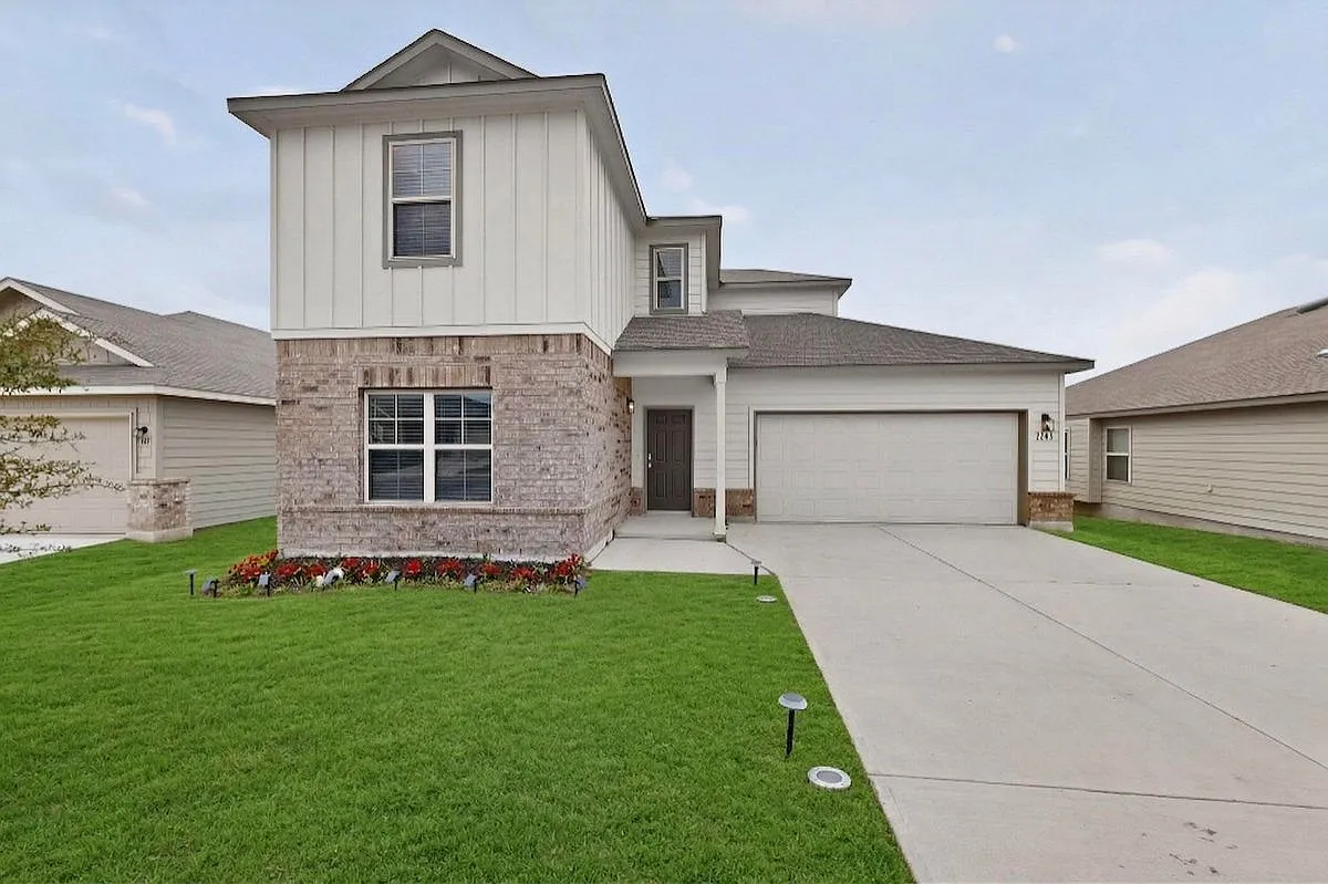 4 bed, 4.0 bath, 2628 sqft, $2,195 — Photo 3