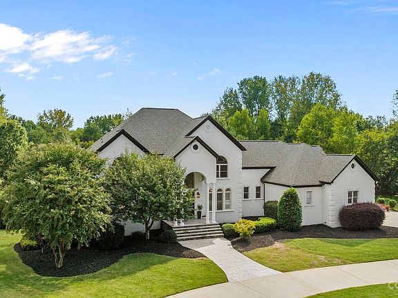 5th image of 1424 Rosehill Dr