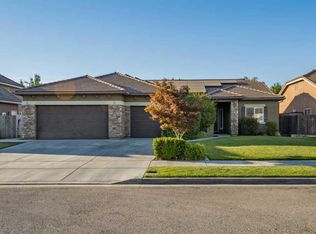 2650 W Newton Ct, Visalia, CA