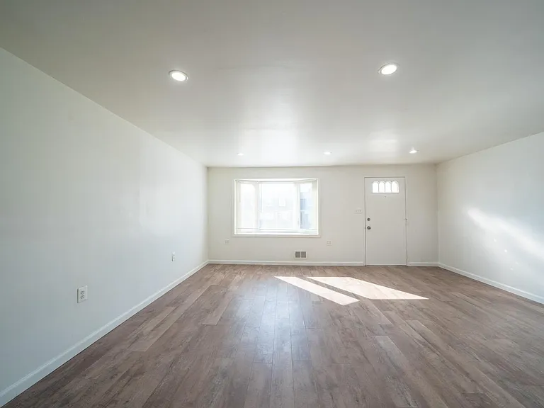 3167 Ryerson Cir — Photo 7