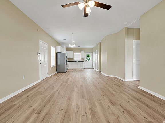 4th image of 614 Villa Linda
