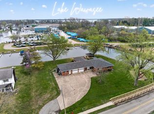 714 S Harkless Dr, Syracuse, IN 46567