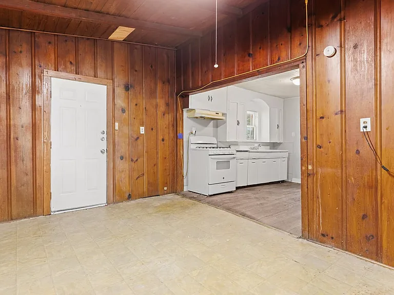 802 W Navasota St — Photo 9