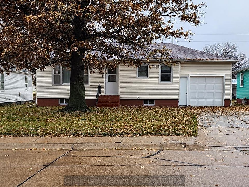 1st image of 1512 N Ruby Ave