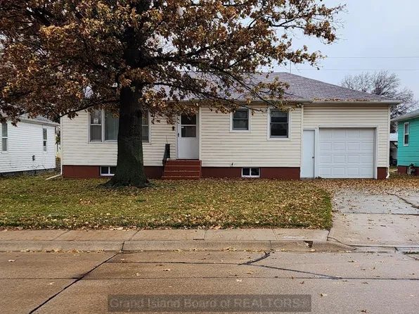 1512 N Ruby Ave, Grand Island, NE 68803