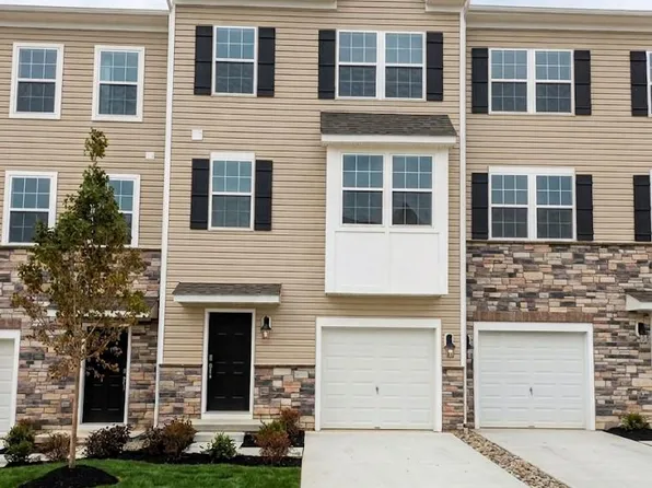 8303 Brodie Ct, Breinigsville, PA 18031