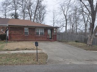 2601 Vonoa Dr, Radcliff, KY 40160