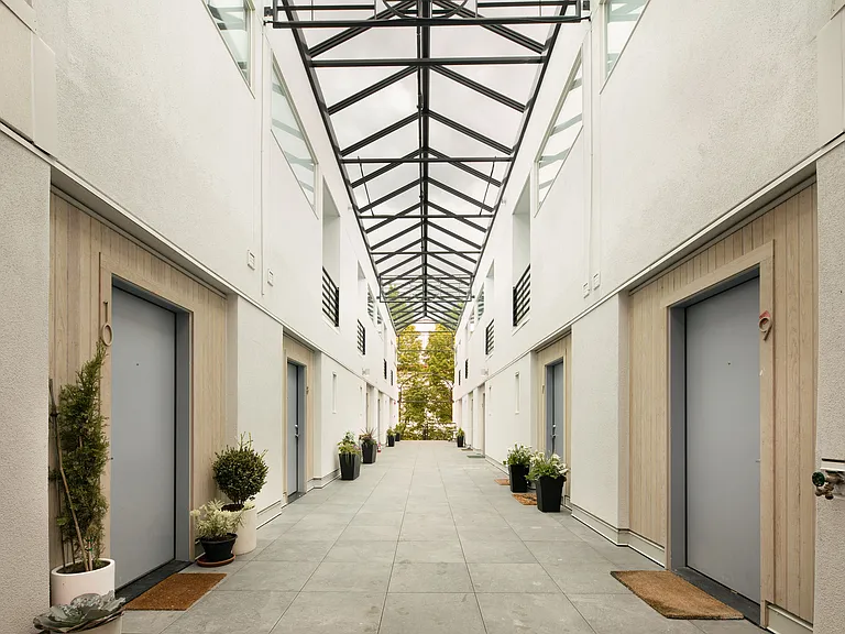 The George Apartments — Photo 1