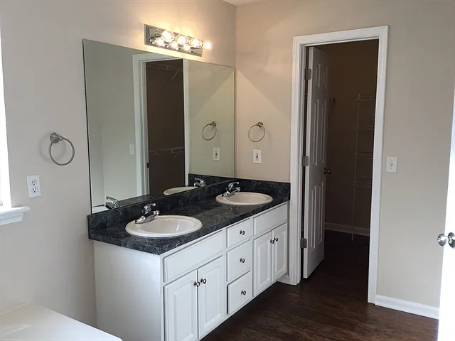 121 Luna Ln — Photo 12