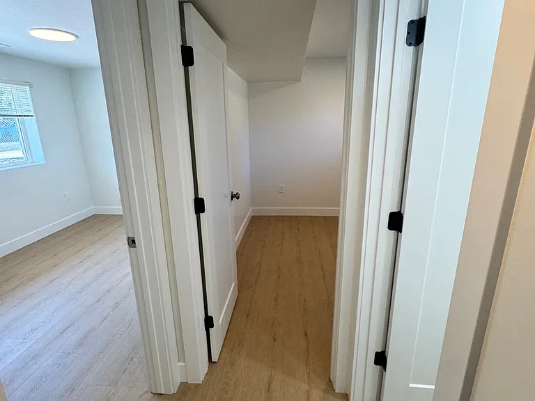 1838 W New York Dr — Photo 23