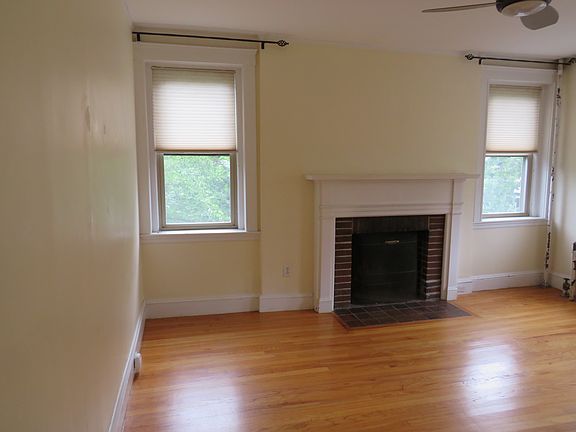 4th image of 52 Garden St APT 31