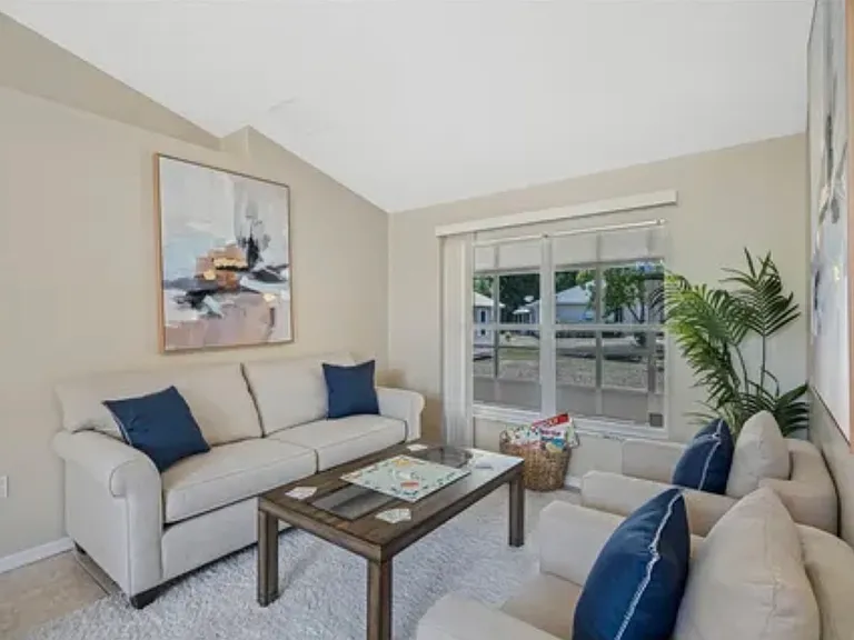 933 Van Loon Ct — Photo 5