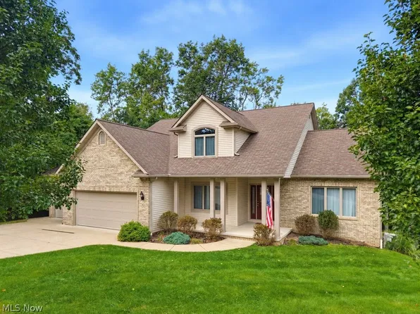 10 Cayuga Trl, Malvern, OH 44644